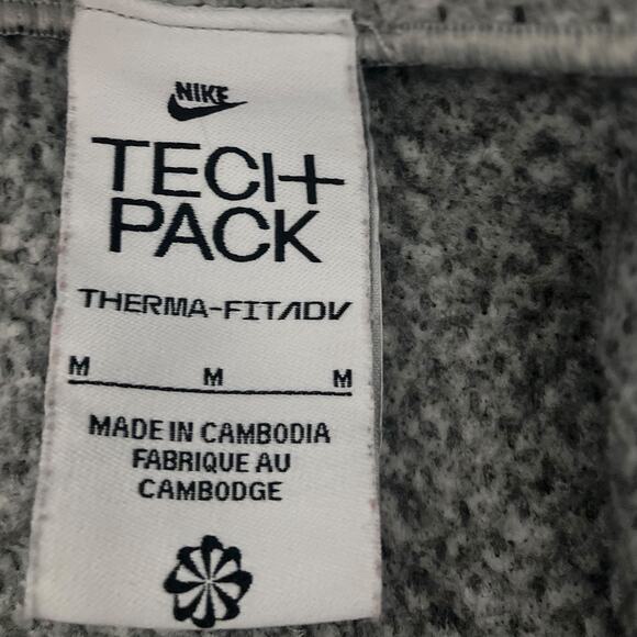 Nike Forward Women's M Therma-FIT Tech Pack Hoodie Athletic Polyester Pullover - Picture 10 of 11